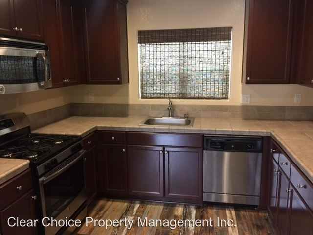 572 River Oaks Dr - Photo 3 of 18