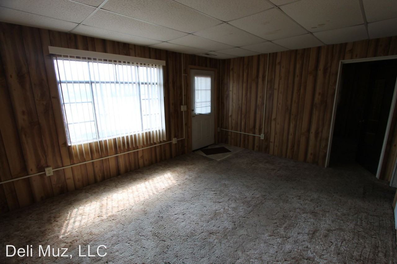 730 Sweetser Ave - Photo 3 of 10