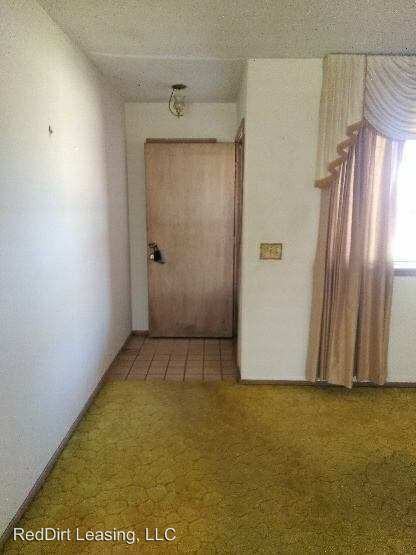 22 NE 66th St - Photo 3 of 8