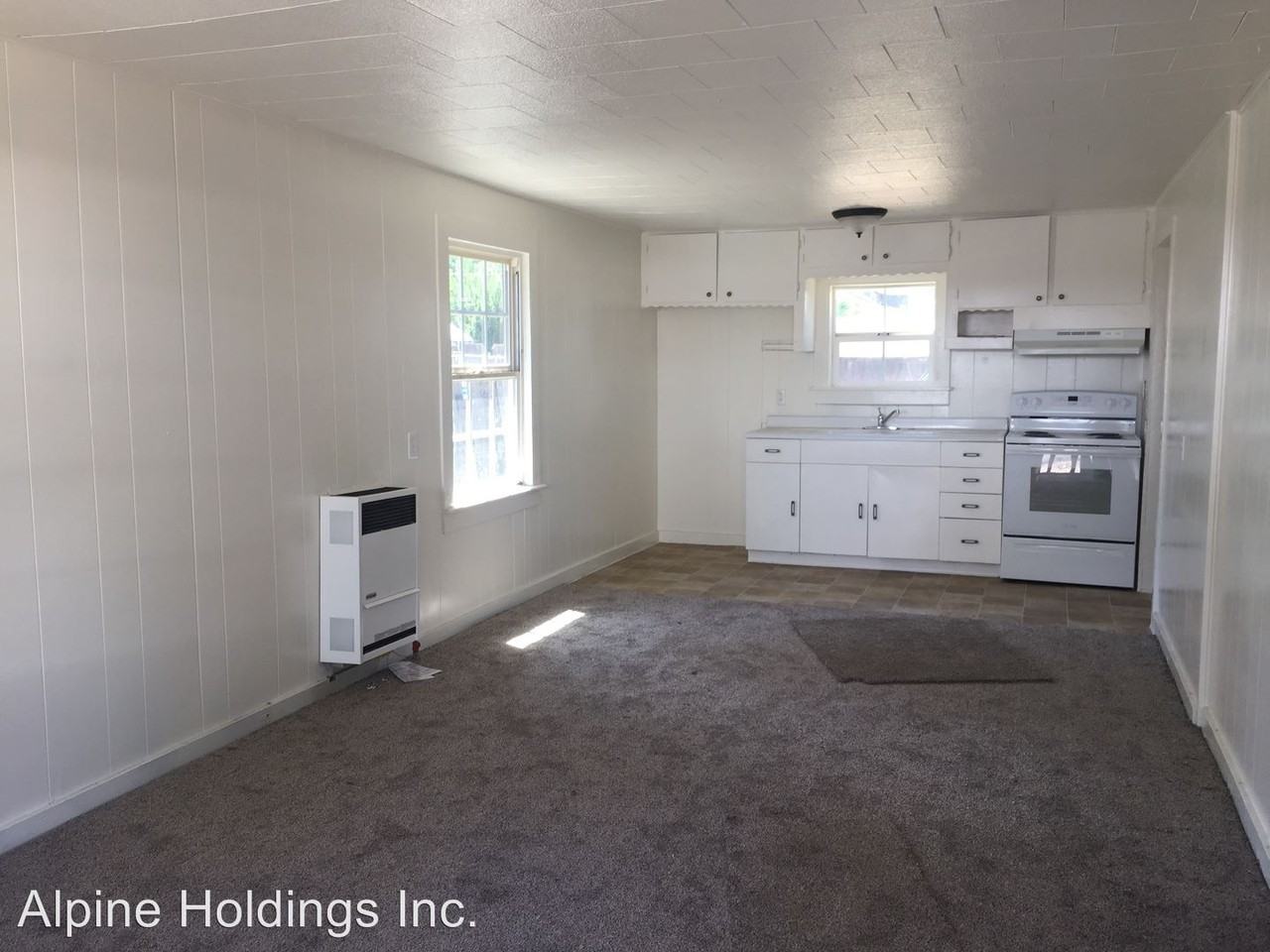 631 Pine Way - Photo 2 of 5