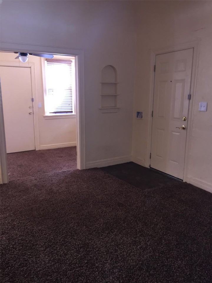 3512 N Western Ave - Photo 2 of 10