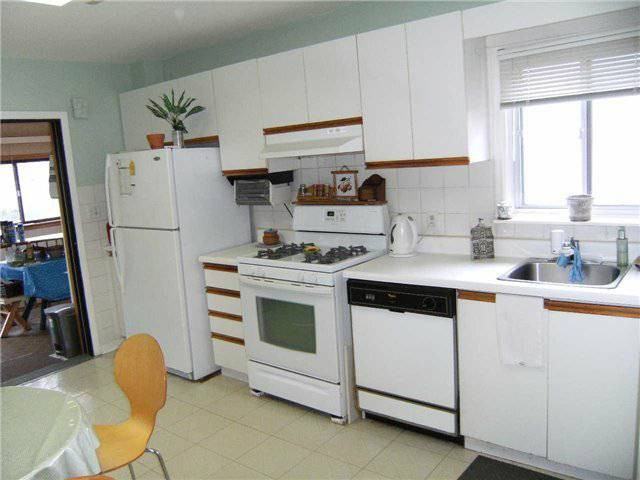 340 Wallace Avenue - Photo 3 of 8