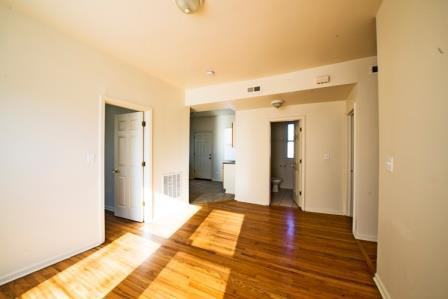 7608-10 S Sangamon - Photo 2 of 5