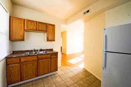 7608-10 S Sangamon - Photo 3 of 5