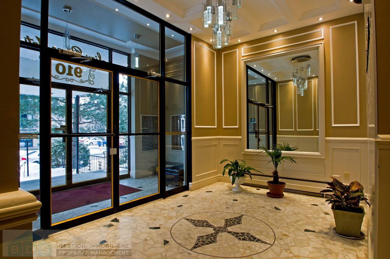 910 Place Sims #12 - Photo 2 of 17