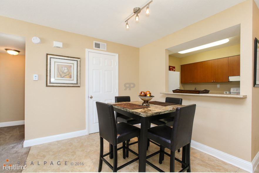 5730 Seawall Blvd - Photo 2 of 7