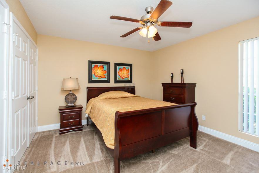 5730 Seawall Blvd - Photo 3 of 7