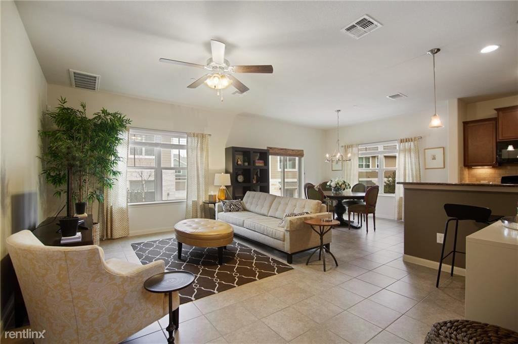 1620 Bryant Dr - Photo 2 of 9