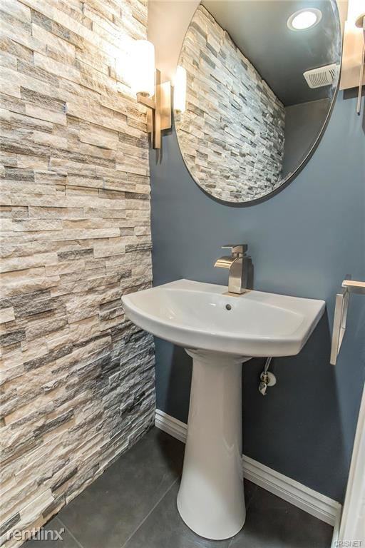 621 N Bedford Dr - Photo 3 of 37