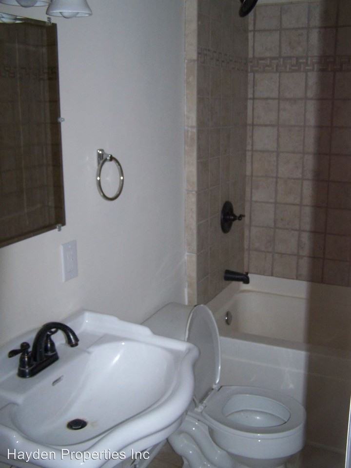 192 Church St - Photo 3 of 15