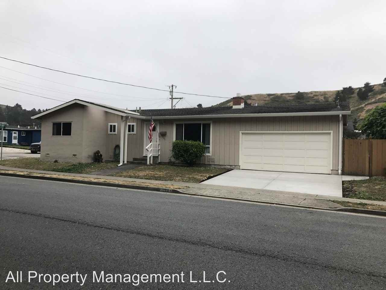 296 Fairway Dr - Photo 2 of 31