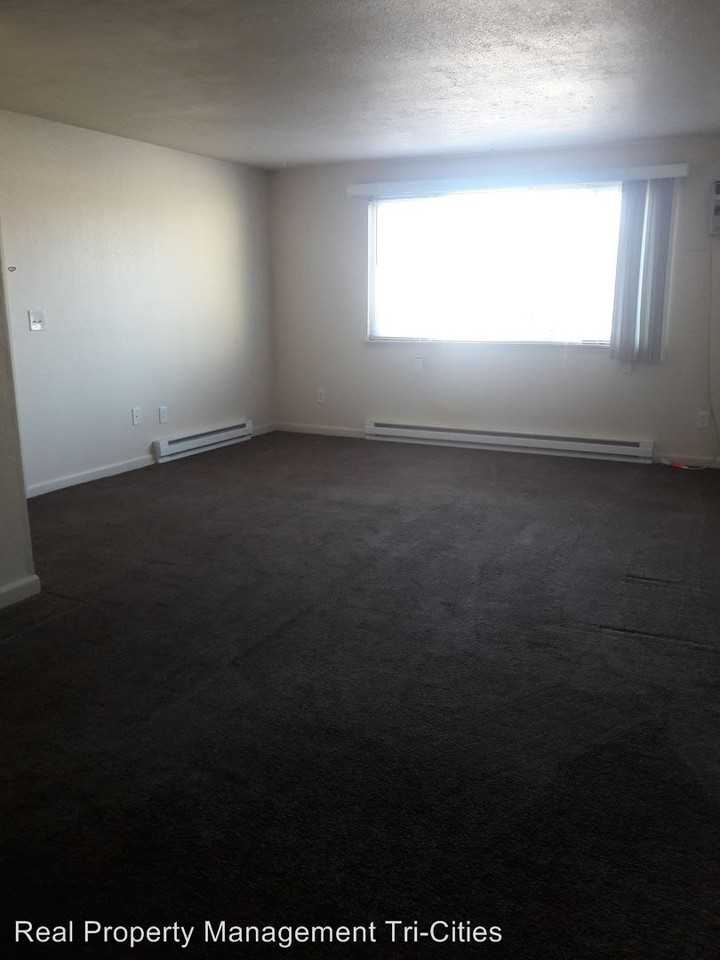 953 S. Keller St. - Photo 2 of 6