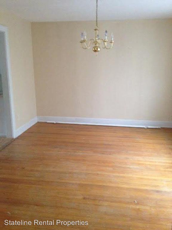 1842 Clinton St - Photo 2 of 4