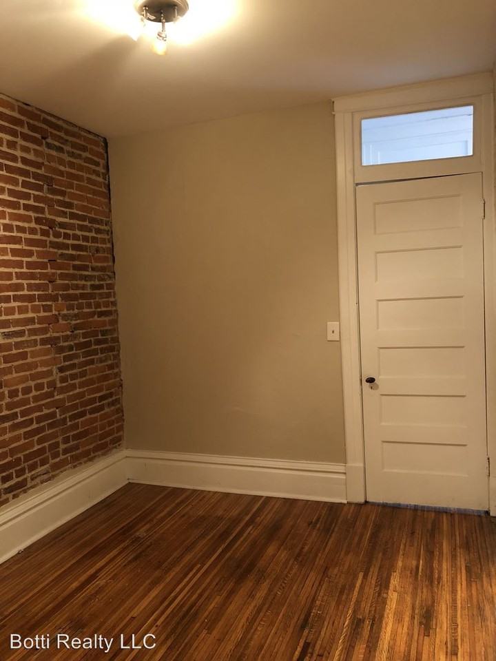 1 7th St - Photo 3 of 9