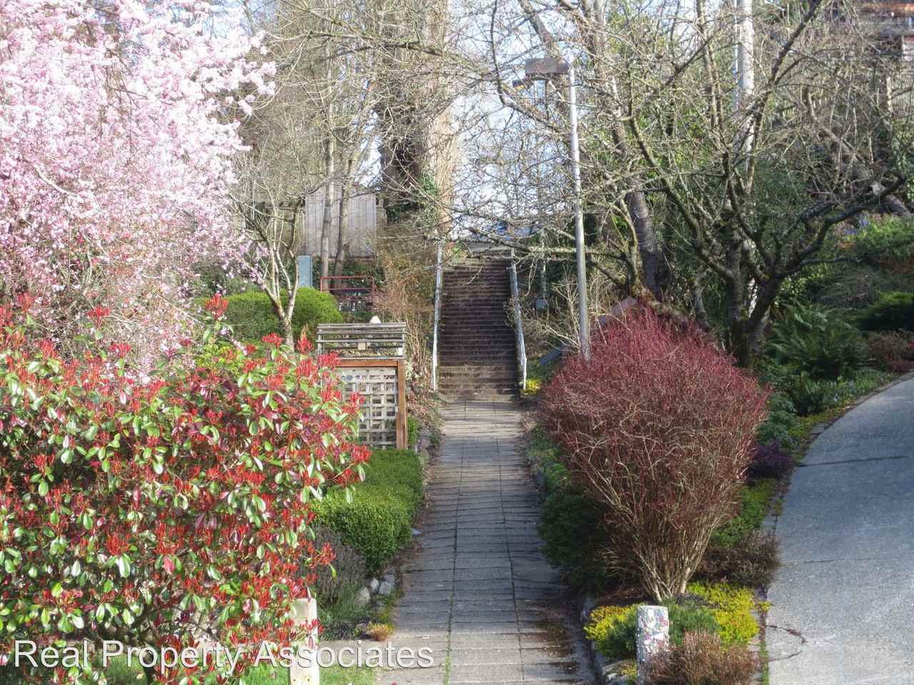 522 31st Ave E - Photo 2 of 19