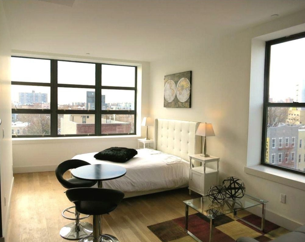 573 Metropolitan Ave #5C