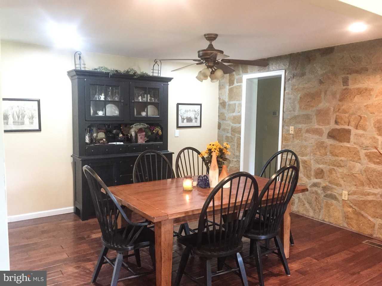 819 Klees Mill Rd - Photo 3 of 30