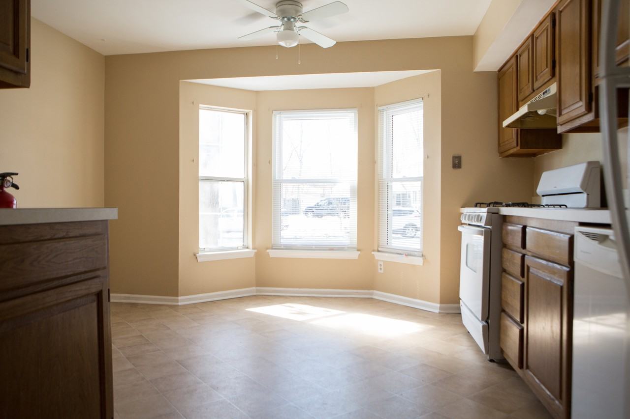 144 Fenway Ave - Photo 3 of 17