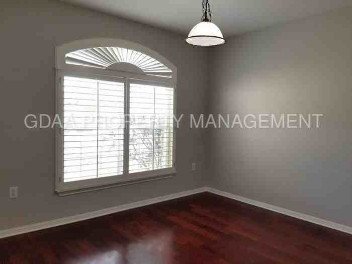 5632 Toscana Ave - Photo 2 of 15