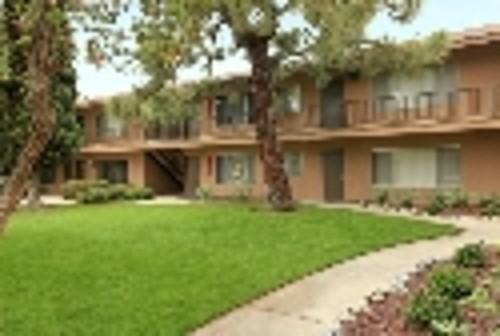 125 North Syracuse - Photo 2 of 13