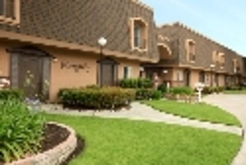 125 North Syracuse - Photo 3 of 13