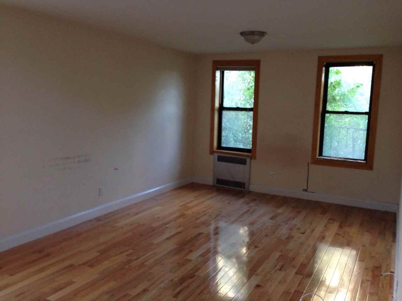 W 204th St & Sherman Ave #3c