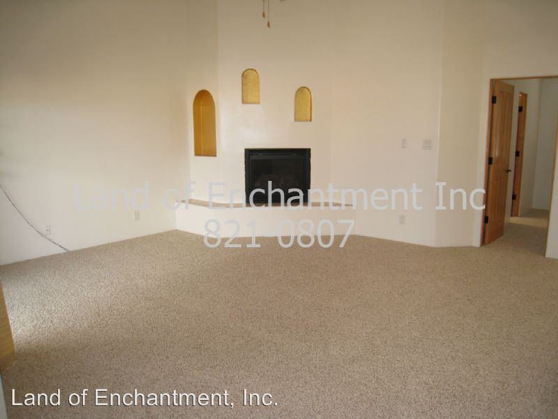 111 E Avenida Bernalillo - Photo 3 of 16