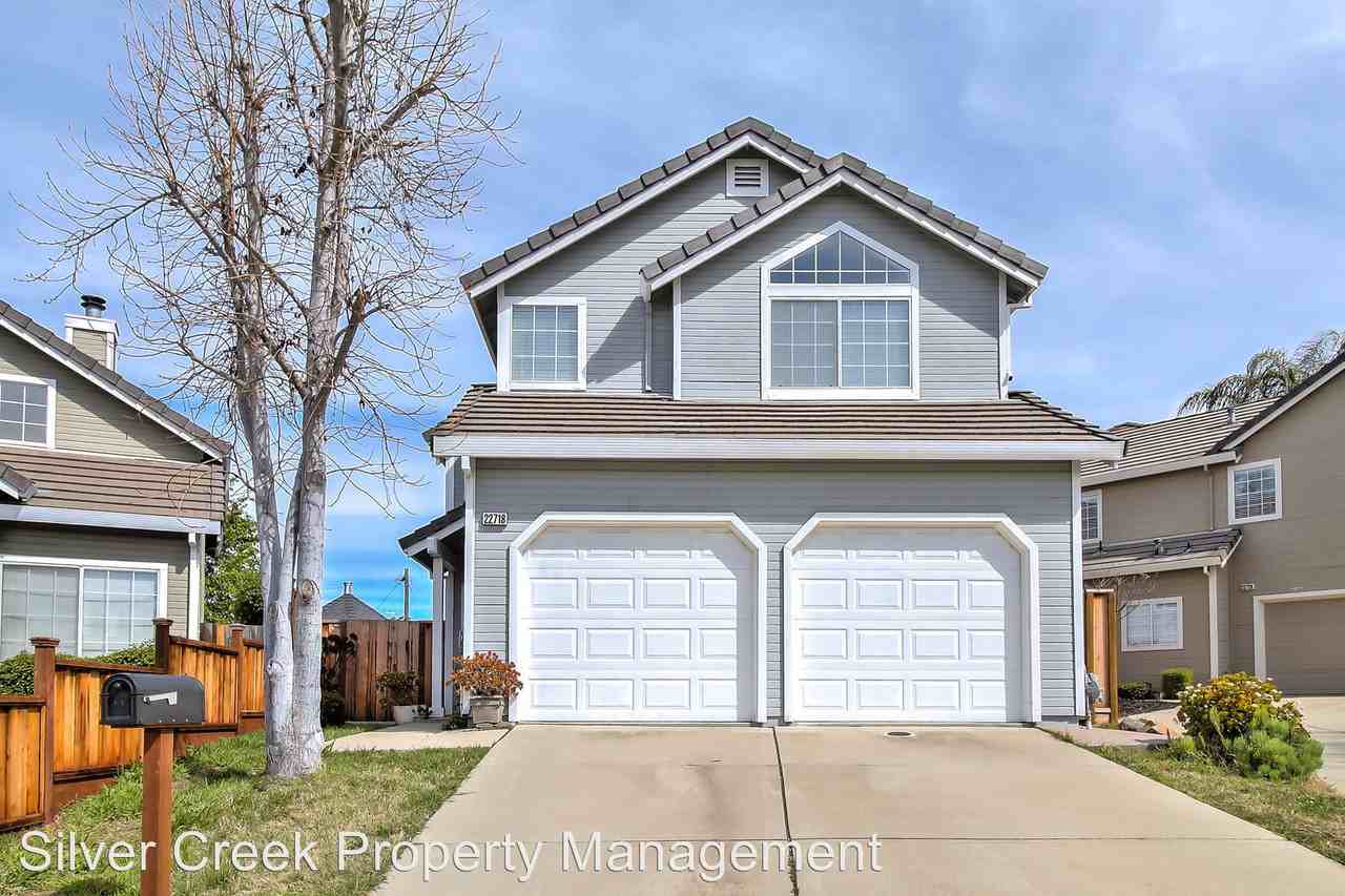 22718 Olive Pl - Photo 2 of 16