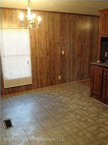 396 Winn Rd - Photo 3 of 12