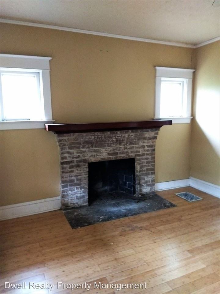 1834 NE Prescott St - Photo 2 of 13