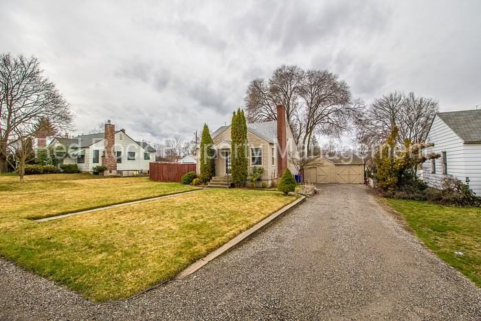 2713 N Sargent Rd - Photo 2 of 15