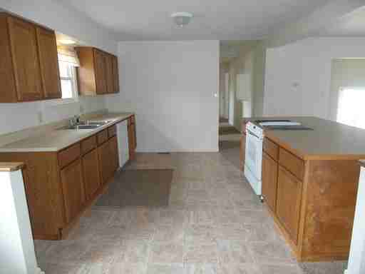 4655 MacKenzie Rd - Photo 2 of 10