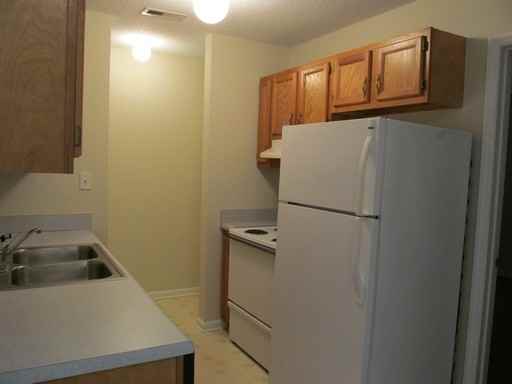 402 Taylor Pl - Photo 2 of 5