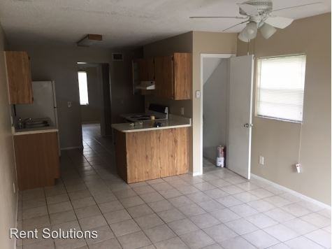 6412 Diamond St #B - Photo 2 of 9