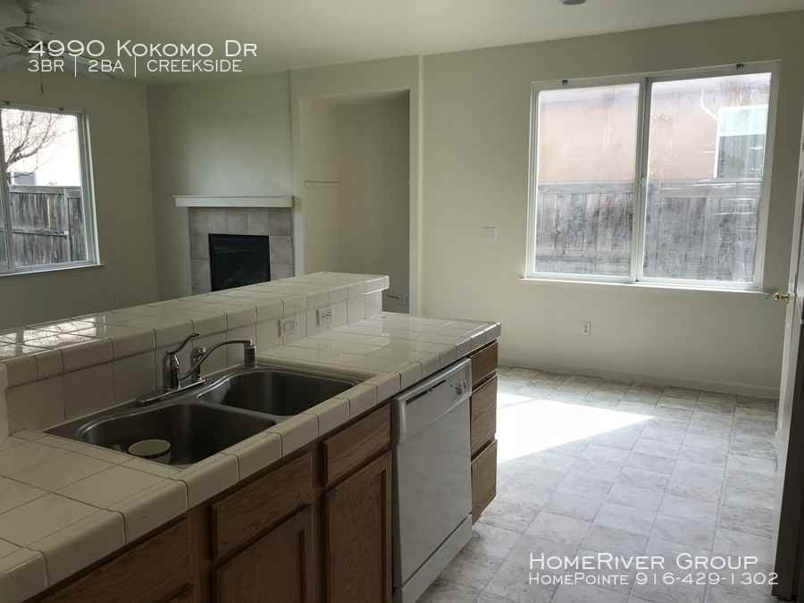 4990 Kokomo Dr - Photo 2 of 3