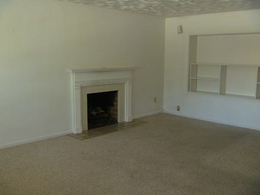 2606 2606 Fillmore Avenue-Upstairs - Photo 2 of 16