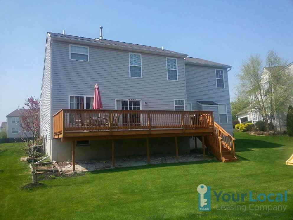 102 Largo Way - Photo 3 of 16