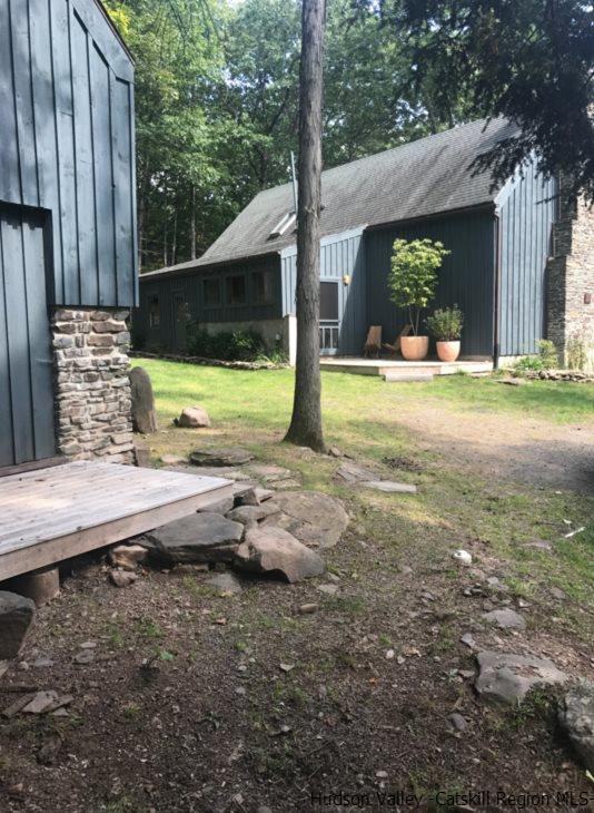 36 Lake View Dr #37 - Photo 2 of 20