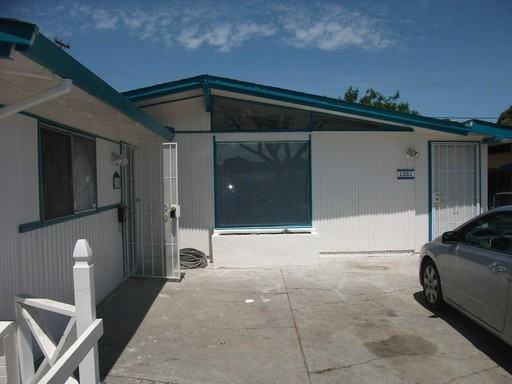 1251 Prescott Ave - Photo 3 of 21