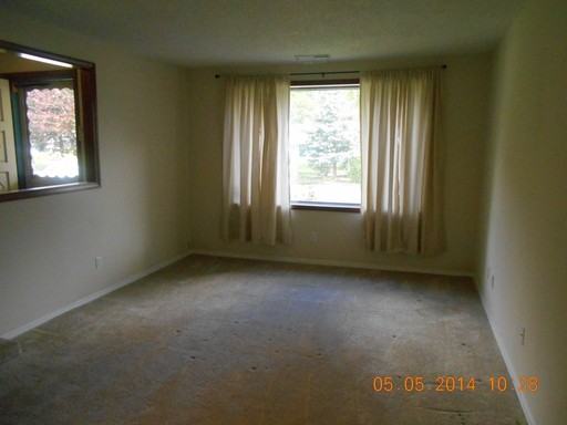 9521 NE Ferngrove St - Photo 2 of 11