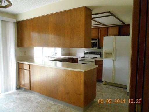 9521 NE Ferngrove St - Photo 3 of 11