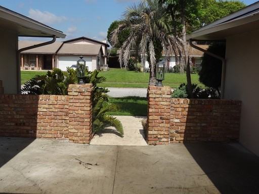 4695 Martinez Dr - Photo 2 of 9