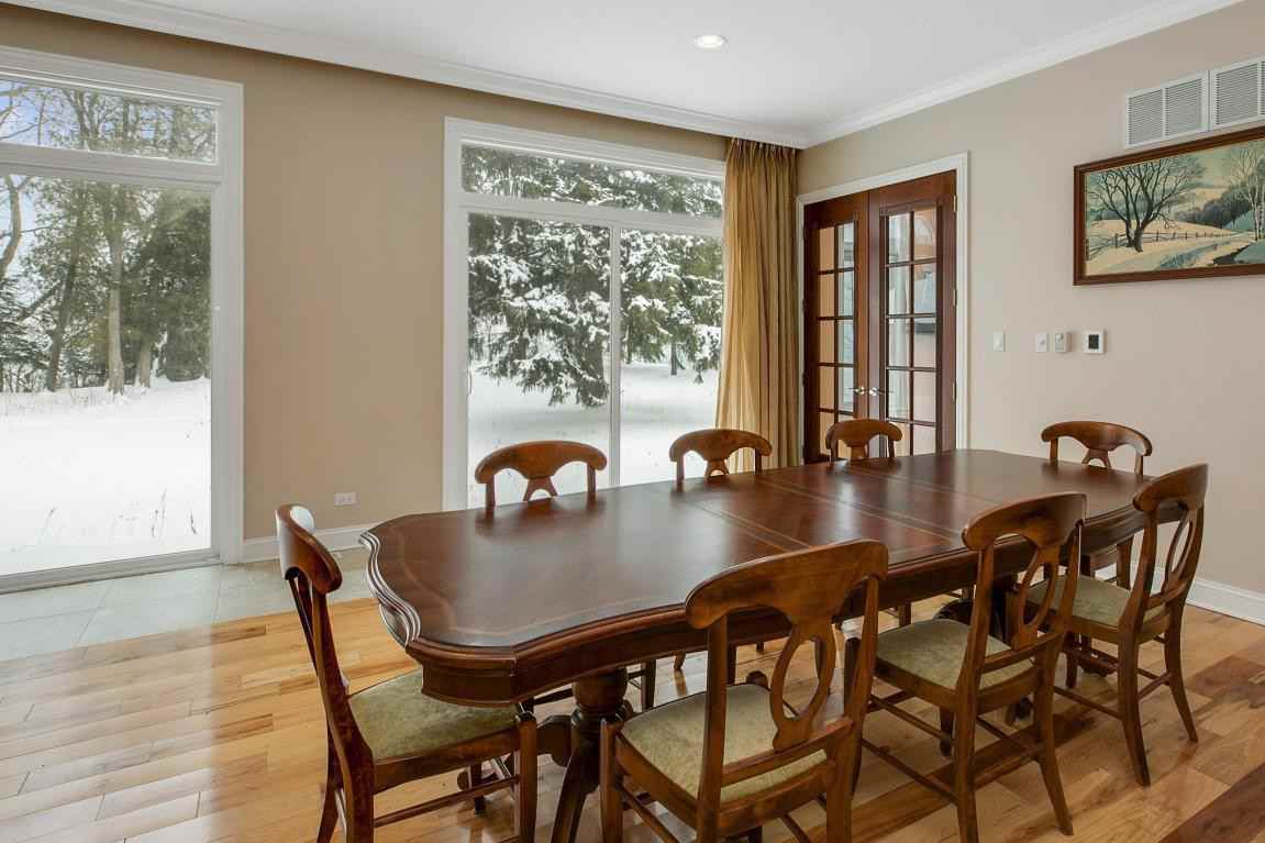 598 Lake Shore Rd - Photo 3 of 15