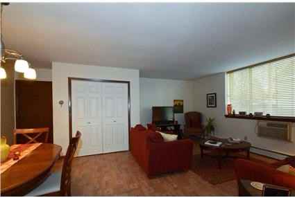 805 E Henry Clay St #106 - Photo 3 of 7