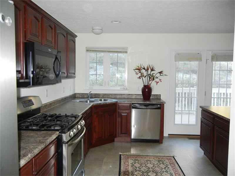 226 Maple Ridge Dr - Photo 2 of 19