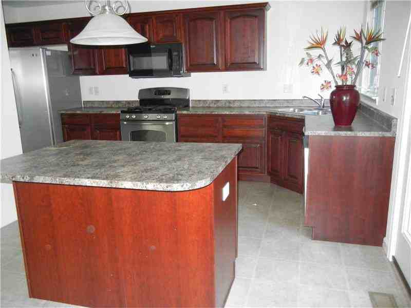 226 Maple Ridge Dr - Photo 3 of 19