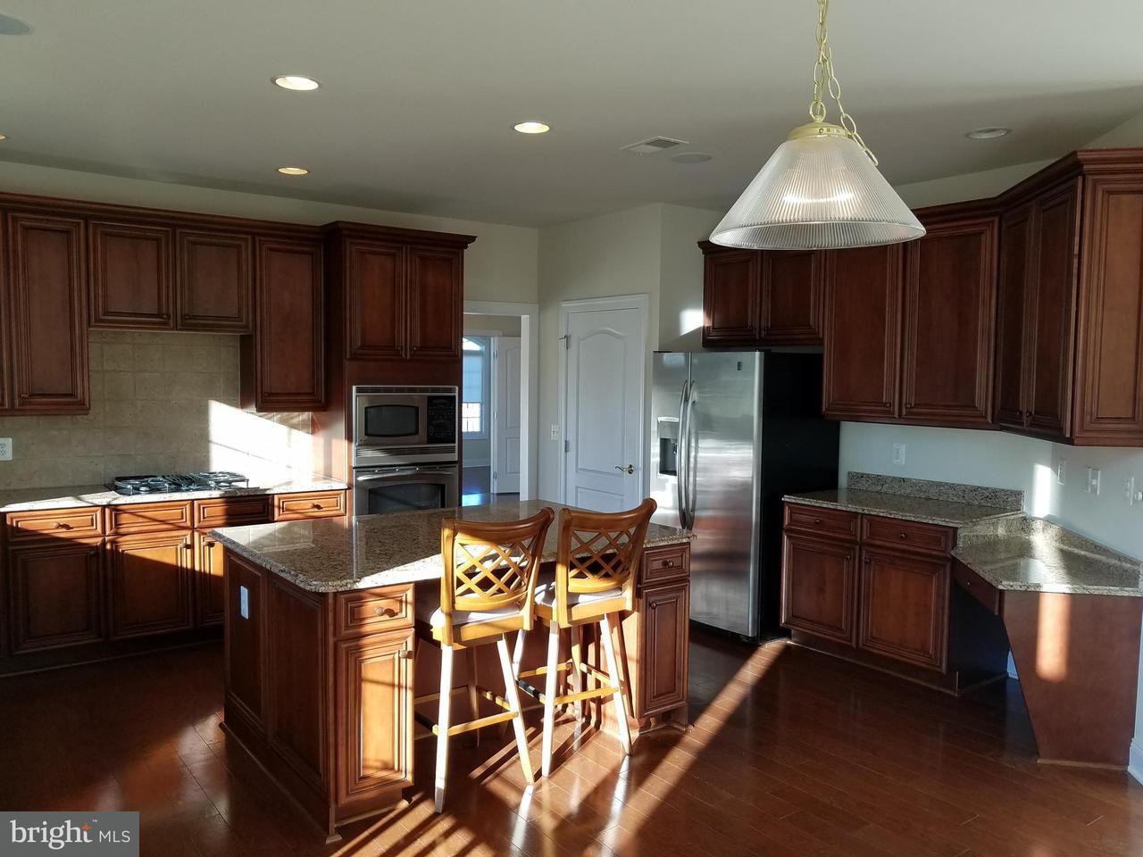 15551 Bankfield Dr - Photo 3 of 20