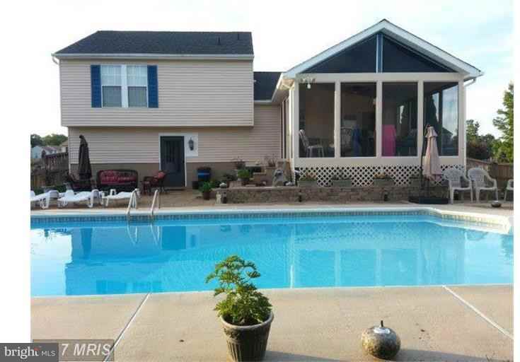 905 Harvey Ln - Photo 2 of 21