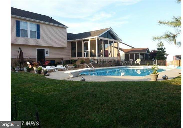 905 Harvey Ln - Photo 3 of 21