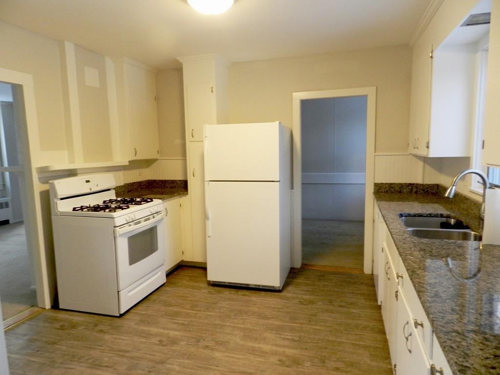 28 Oliver St - Photo 3 of 9